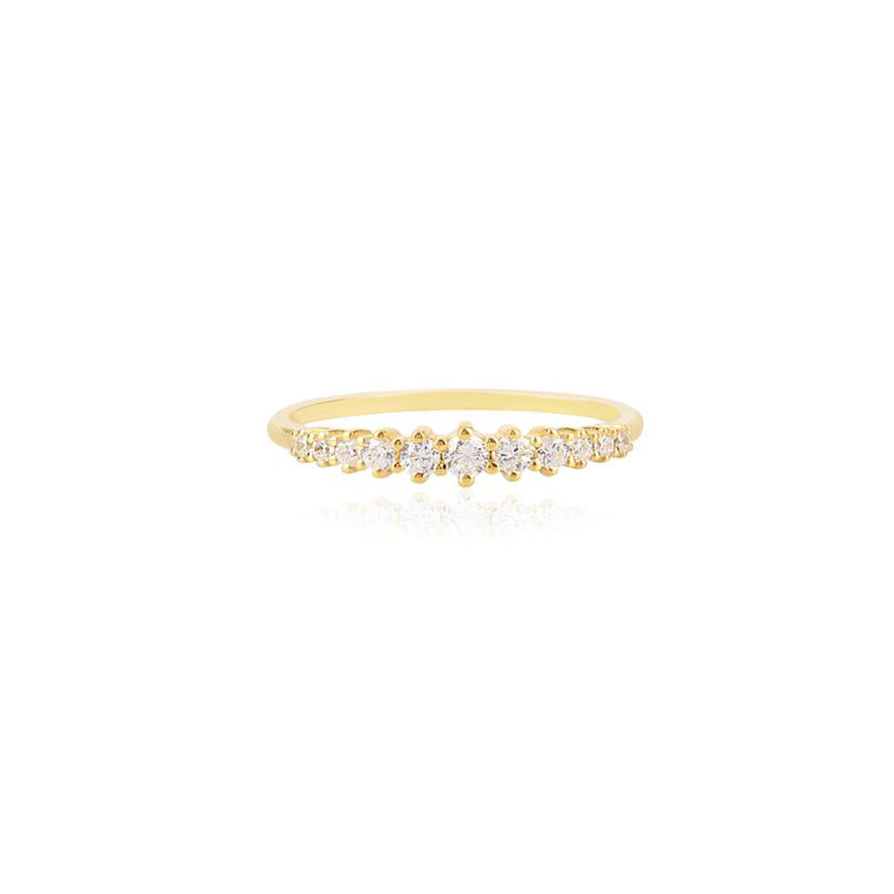 Graduated Diamond Wedding Band