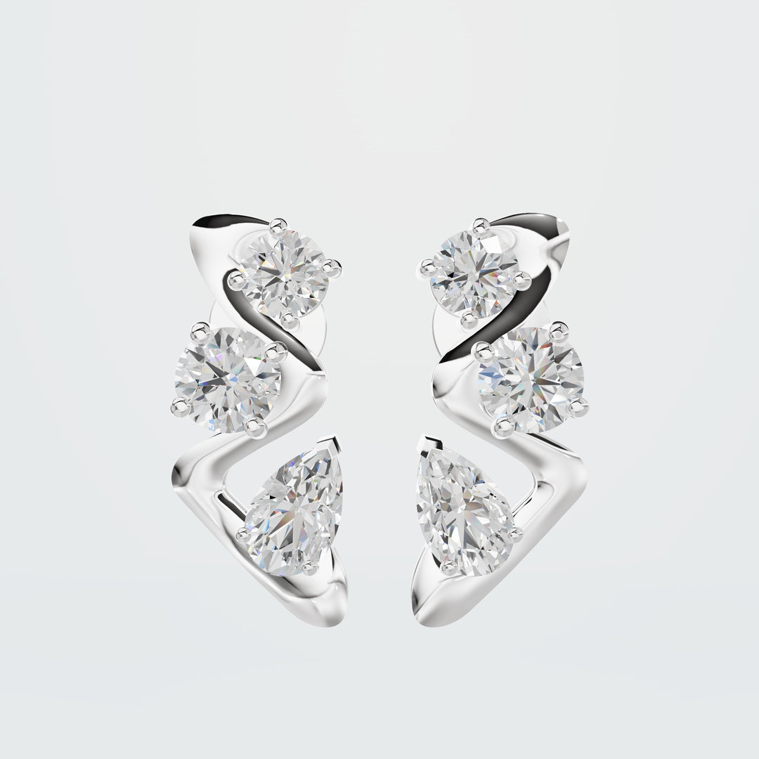 Oval emerald earring