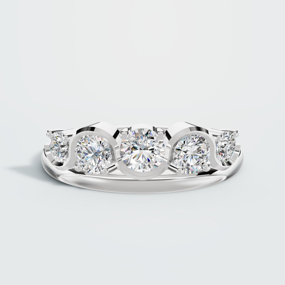 Graduated diamond ring