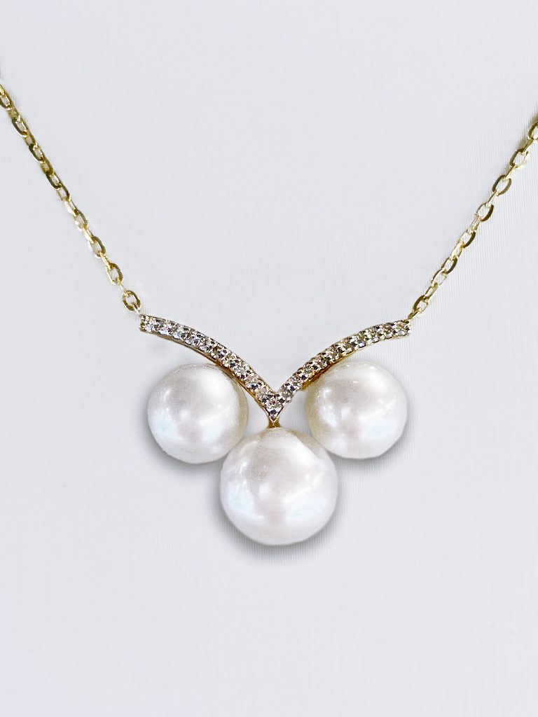 Three Pearls Diamond Necklace